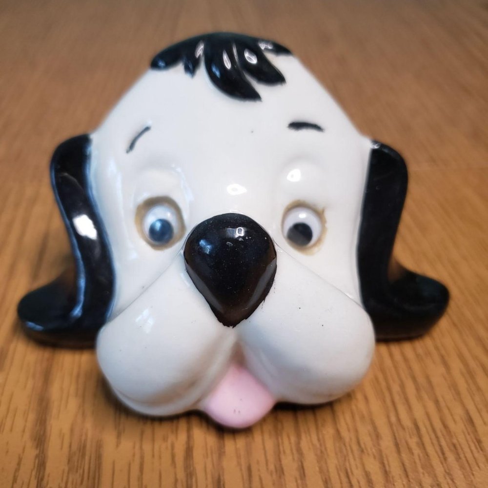 Vintage 1974 Dog Eye Glass Holder